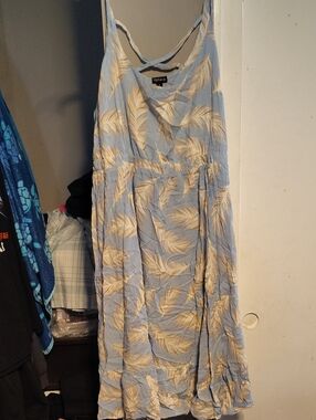 torrid Light Blue Maxi Dress with Cream Feather Print